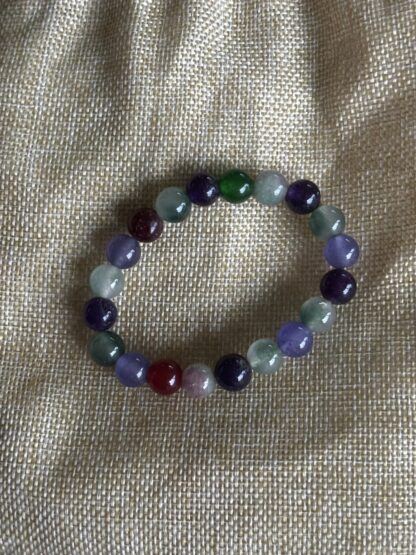 Bracelet en pierre cristal multicolore – Artisanat du Togo – Image 2
